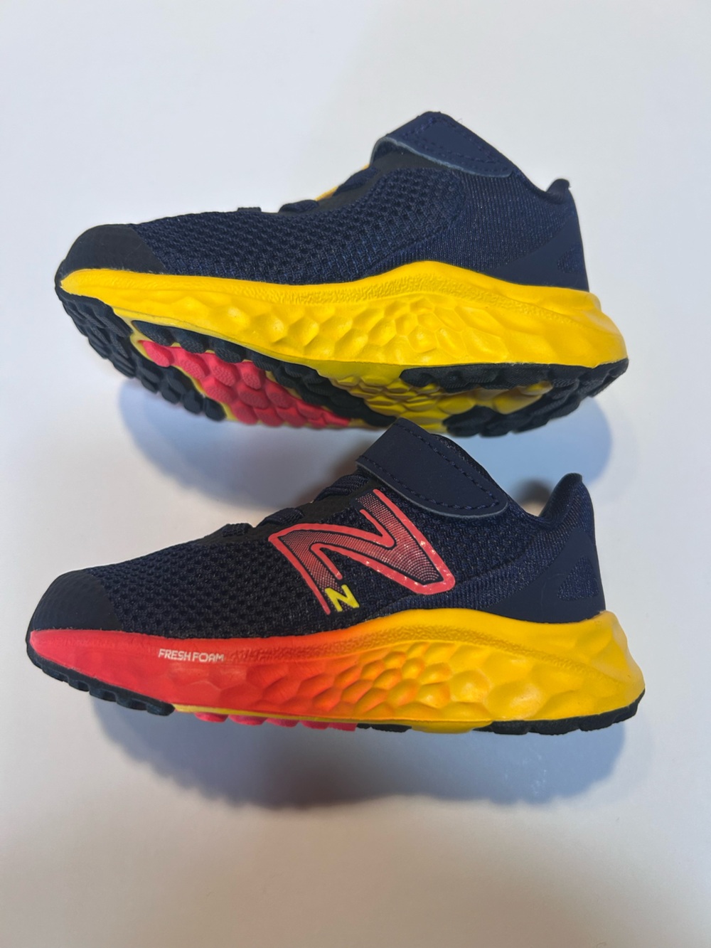 New Balance Fresh Foam Arishi v4 Toddler Size 5 Blue Yellow Sneakers NWOB